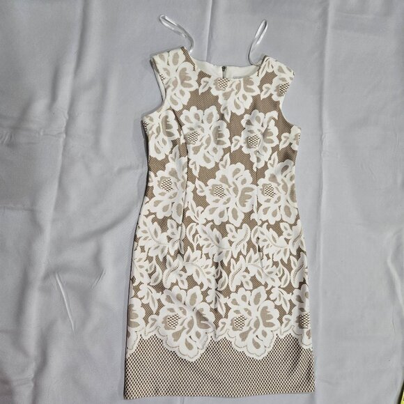 NWOT Sandra Darren Floral/Golden accent dress size 4P - Picture 2 of 7